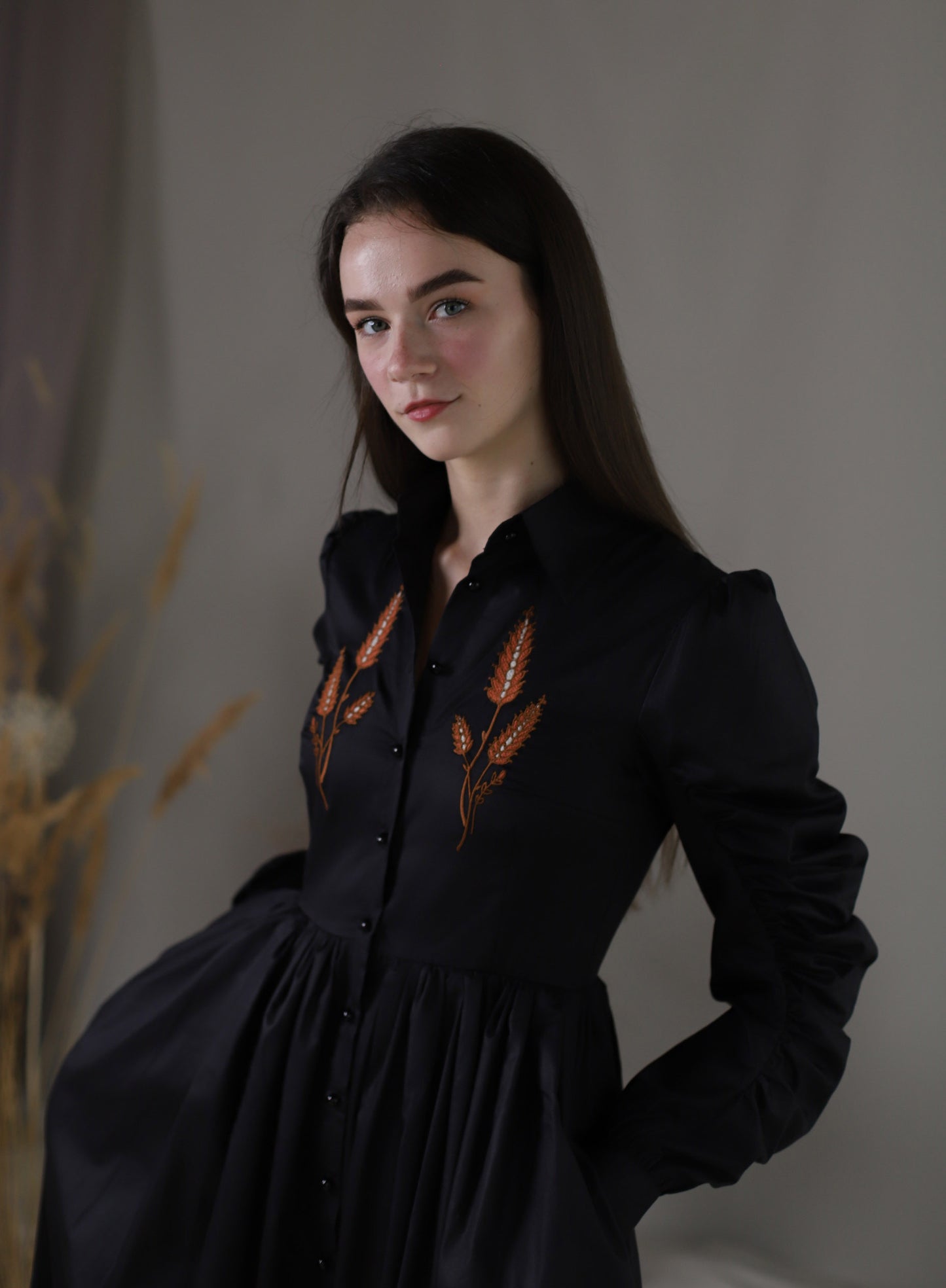 Сукня Mariya чорний колір
